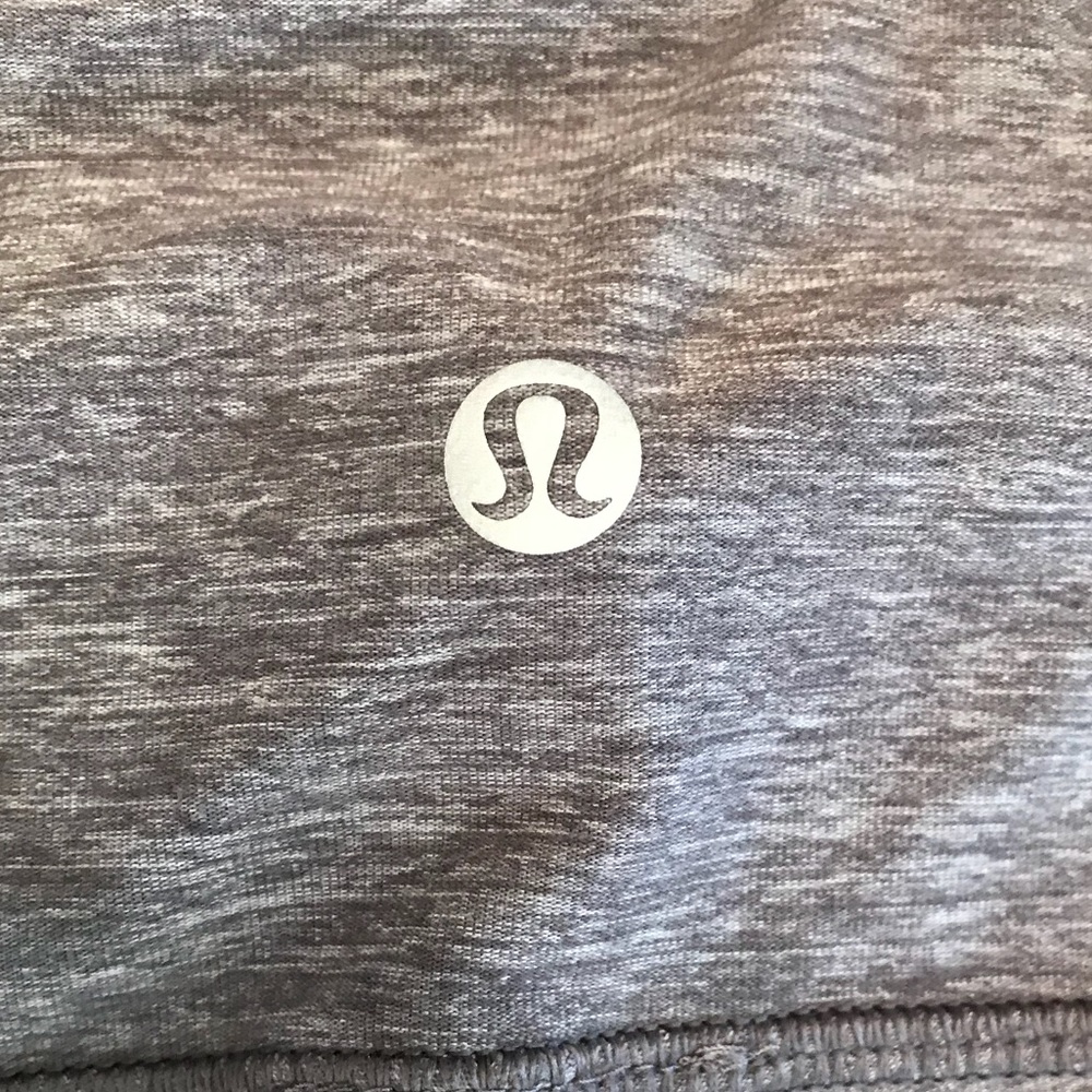 Lululemon Cropped Under Wunder Leggings 2 - Picture 5 of 7